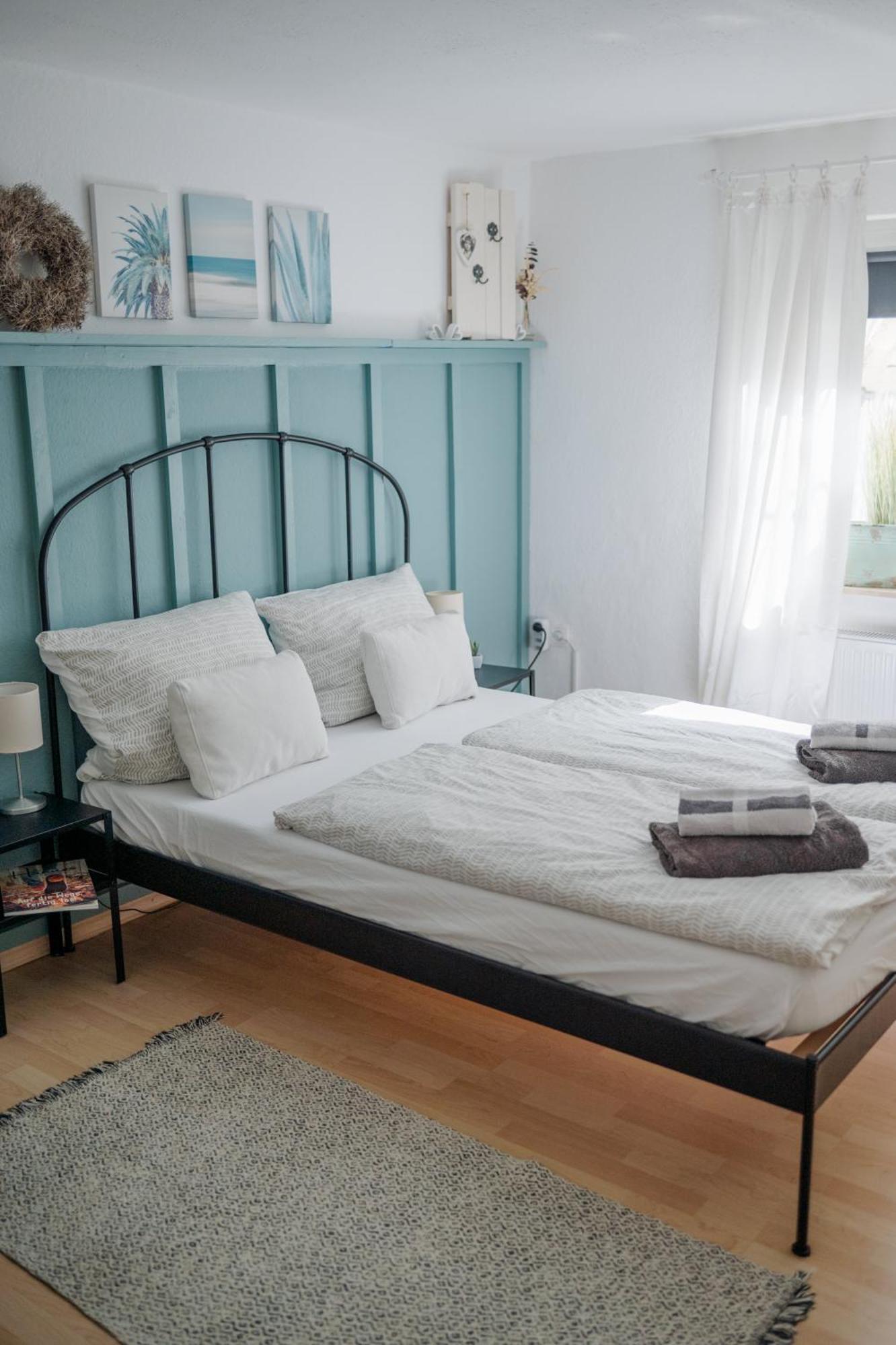 Buchlindenweg - Zimmer & Ferienwohnung Breitscheid  Bagian luar foto